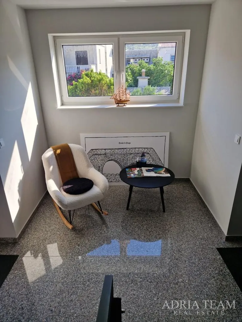 apartmani u novogradnji s pogledom na more, mirna i tiha pozicija!! pag - slika 9