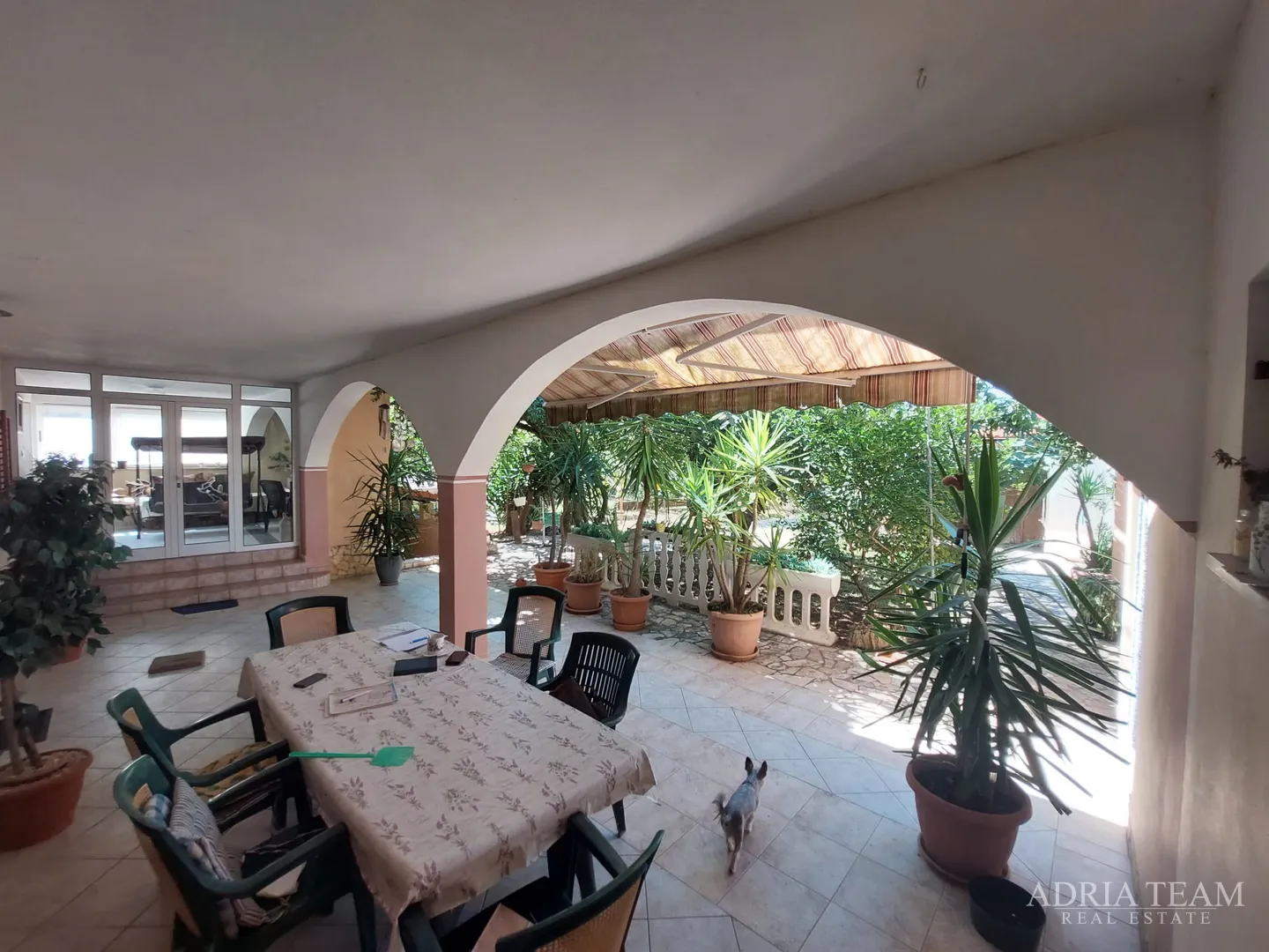 apartmanska kuća s velikim dvorištem, mirna i tiha pozicija - vir - slika 27