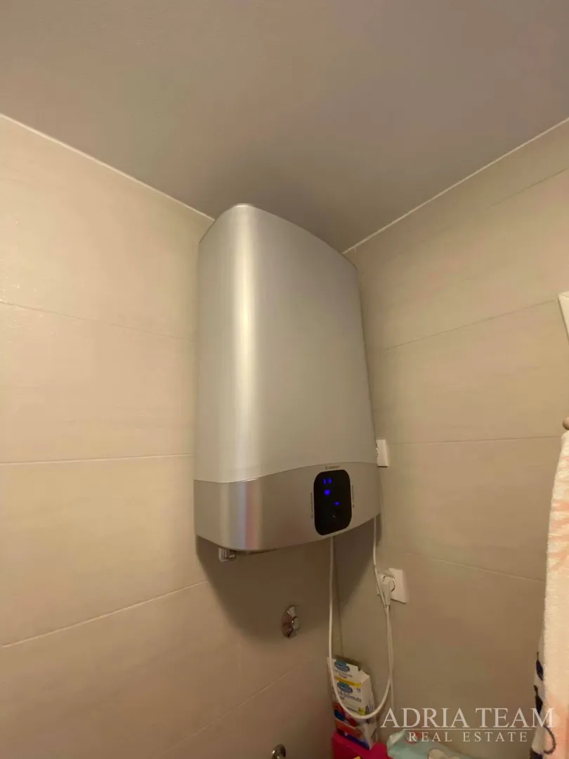 apartman s 3 spavaće sobe, 1. red do mora, povljana - pag - slika 22