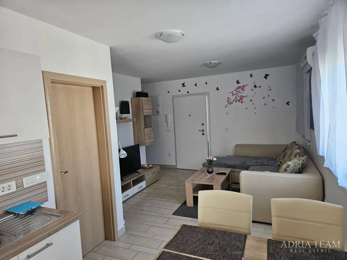 apartman s balkonom na prvom katu - rtina, benići - slika 7