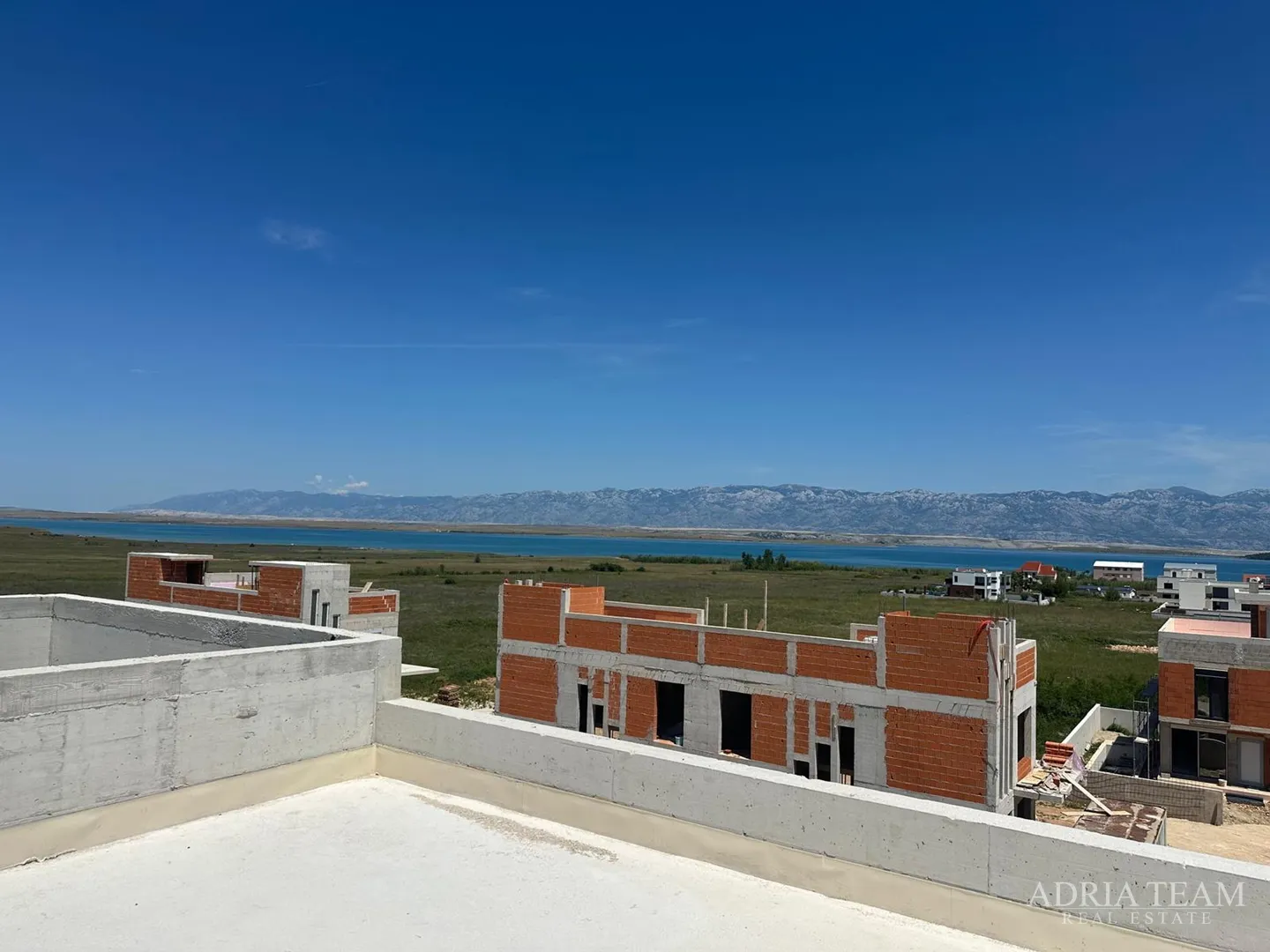 ljetna akcija! penthouse s krovnom terasom i pogledom na more, 400 m od mora, sabunike - zadar - slika 19