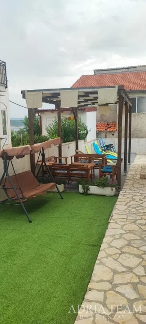 kuća s 3 stambene jedinice i bazenom, pogled na more - maslenica - slika 32