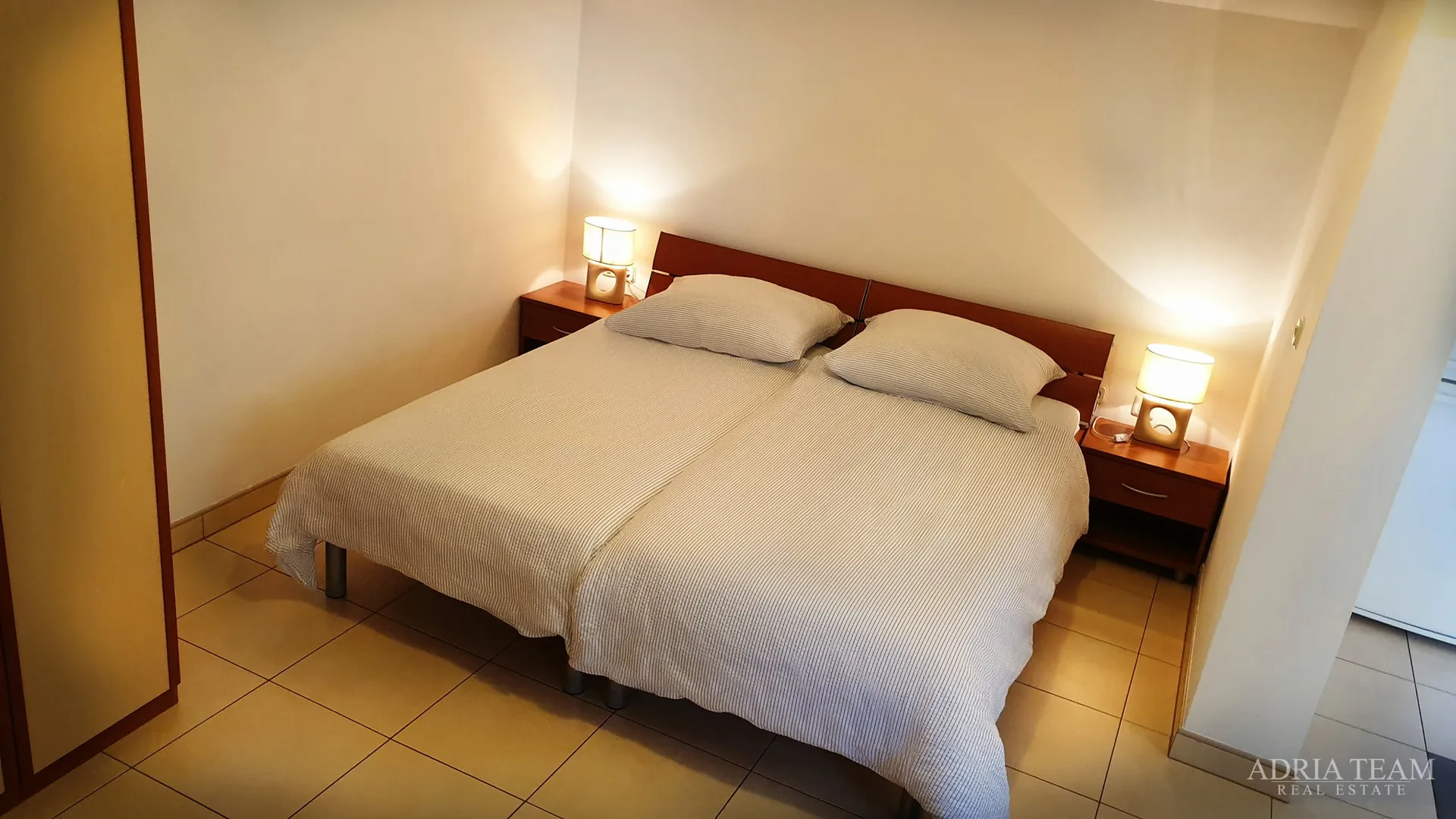 vila sa 7 apartmana, pogled na more - diklo, zadar - slika 7