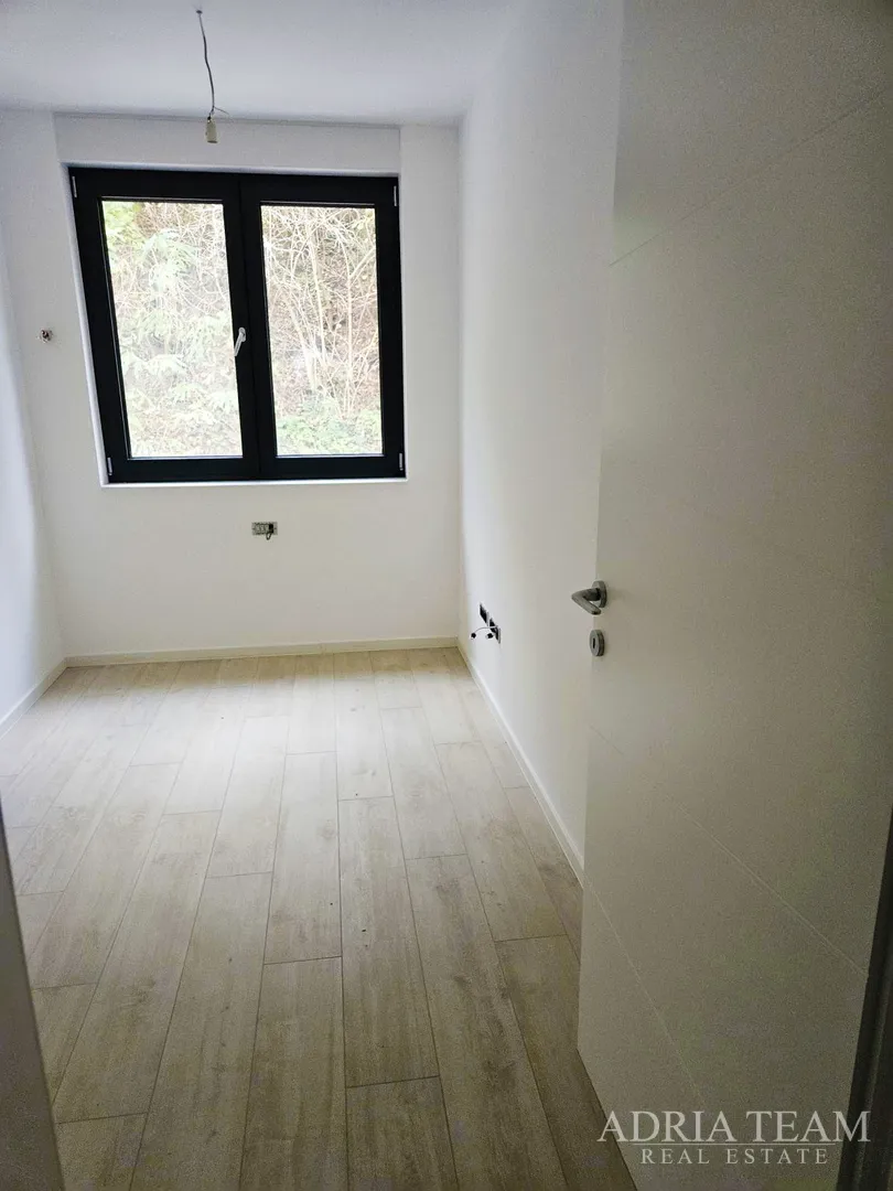 luksuzan stan - novogradnja, gračani - slika 12