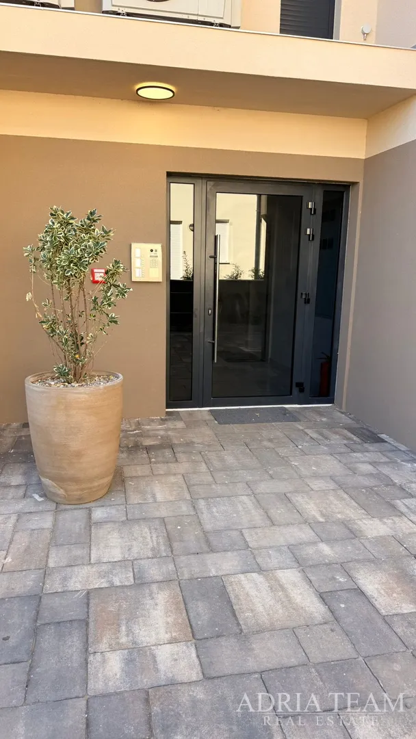 2 prostrana apartmana, privlaka - slika 4