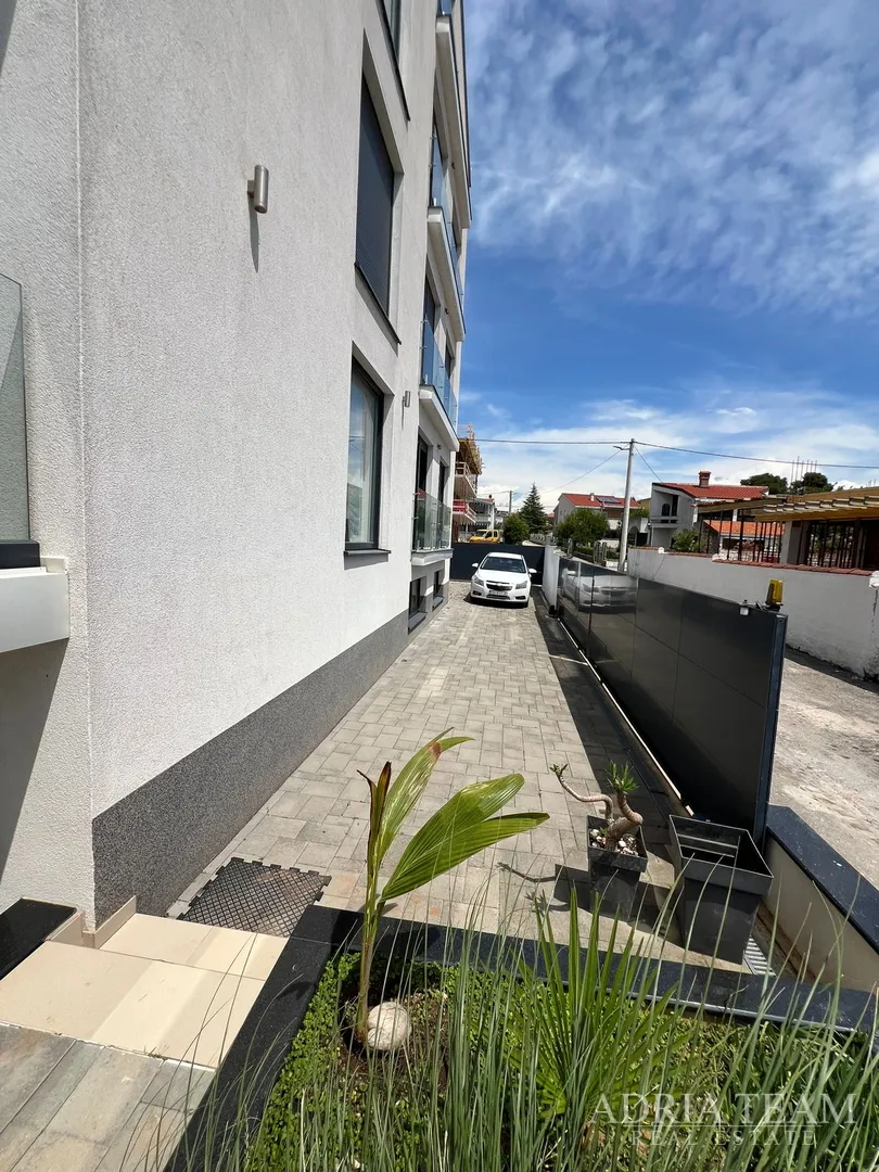 apartmani u prvom redu do mora, moderno uređenje, malo korišteni, bibinje - slika 56
