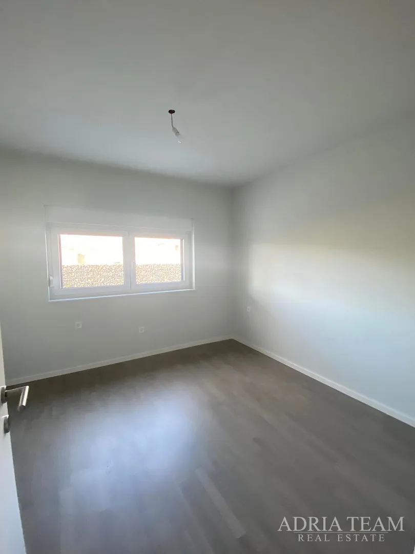 apartmani u novogradnji s pogledom na more, mirna i tiha pozicija!! pag - slika 22