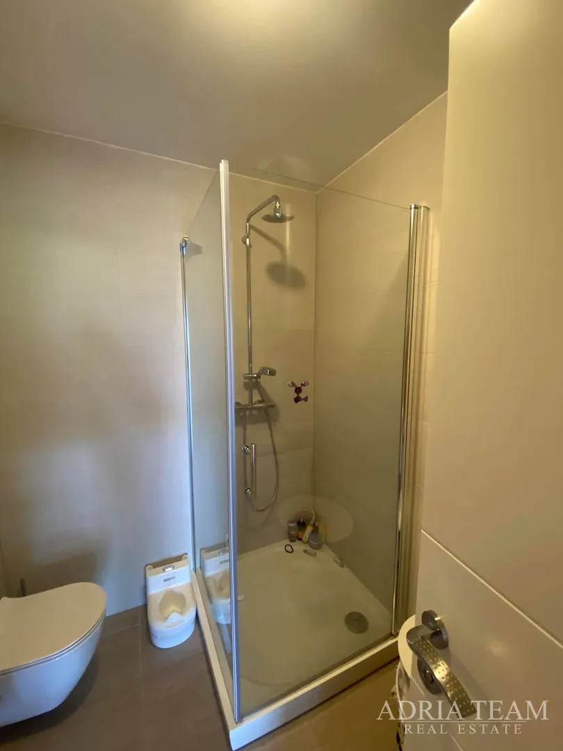 apartman s 3 spavaće sobe, 1. red do mora, povljana - pag - slika 23