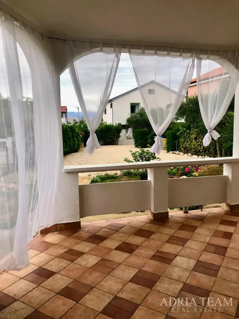 preuređena kuća s pogledom na more i 4 stambene jedinice - vir - slika 20