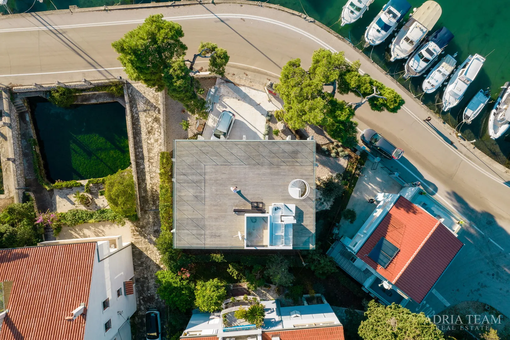 vila u prvom redu do mora, moderna arhitektura, prostrana krovna terasa - brodarica, zadar - slika 22