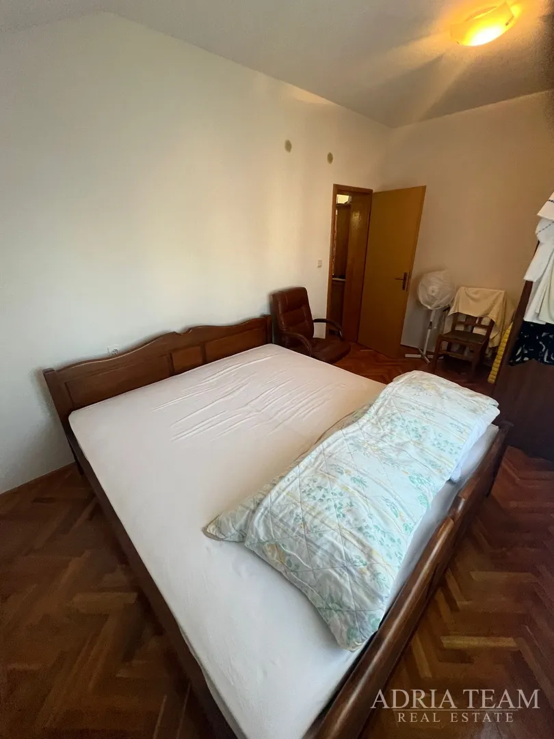 kuća s dvije stambene jedinice, 50 m od mora - vir, južna strana - slika 9