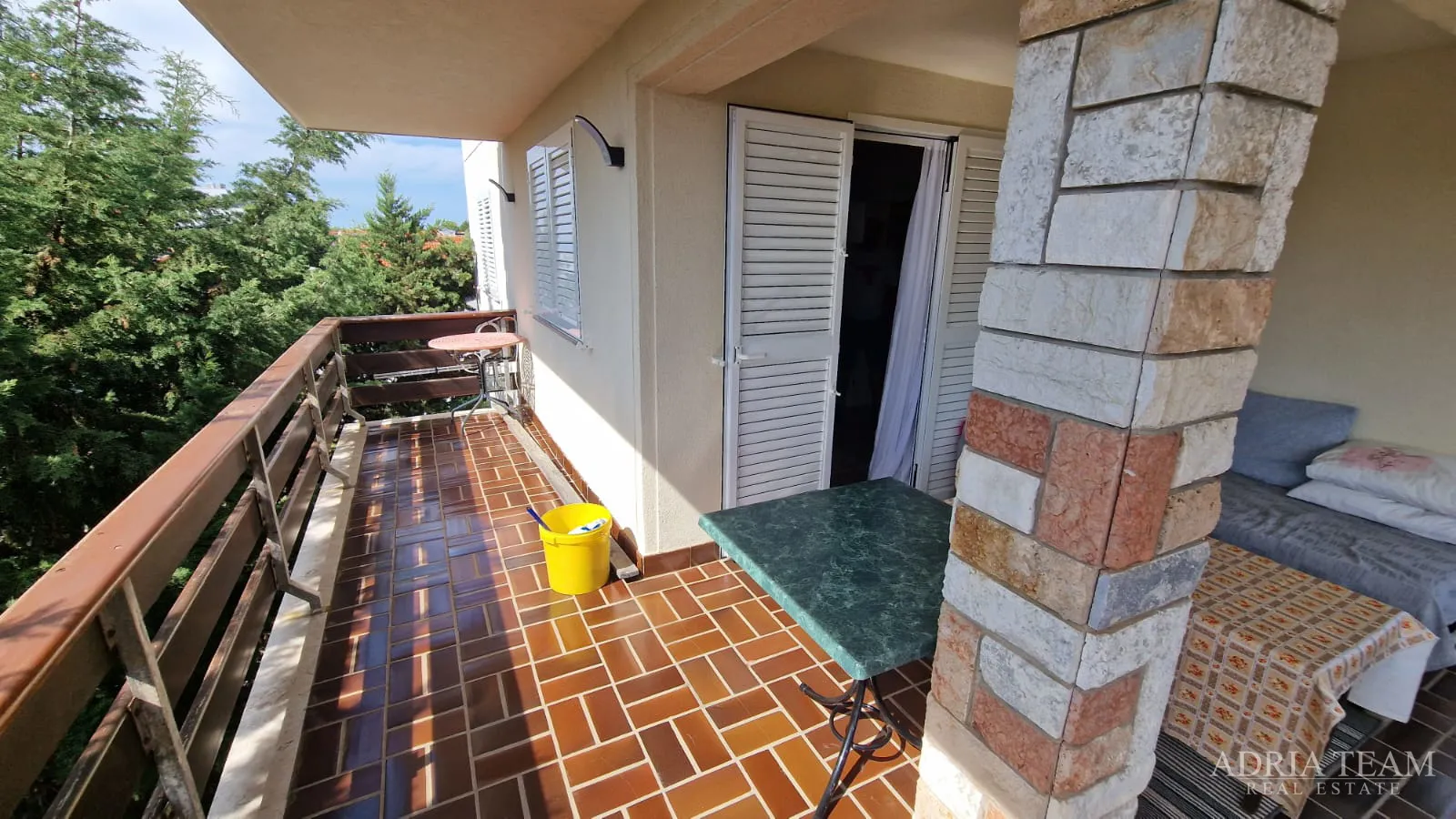 tri renovirana apartmana 400 m od plaže - slika 17