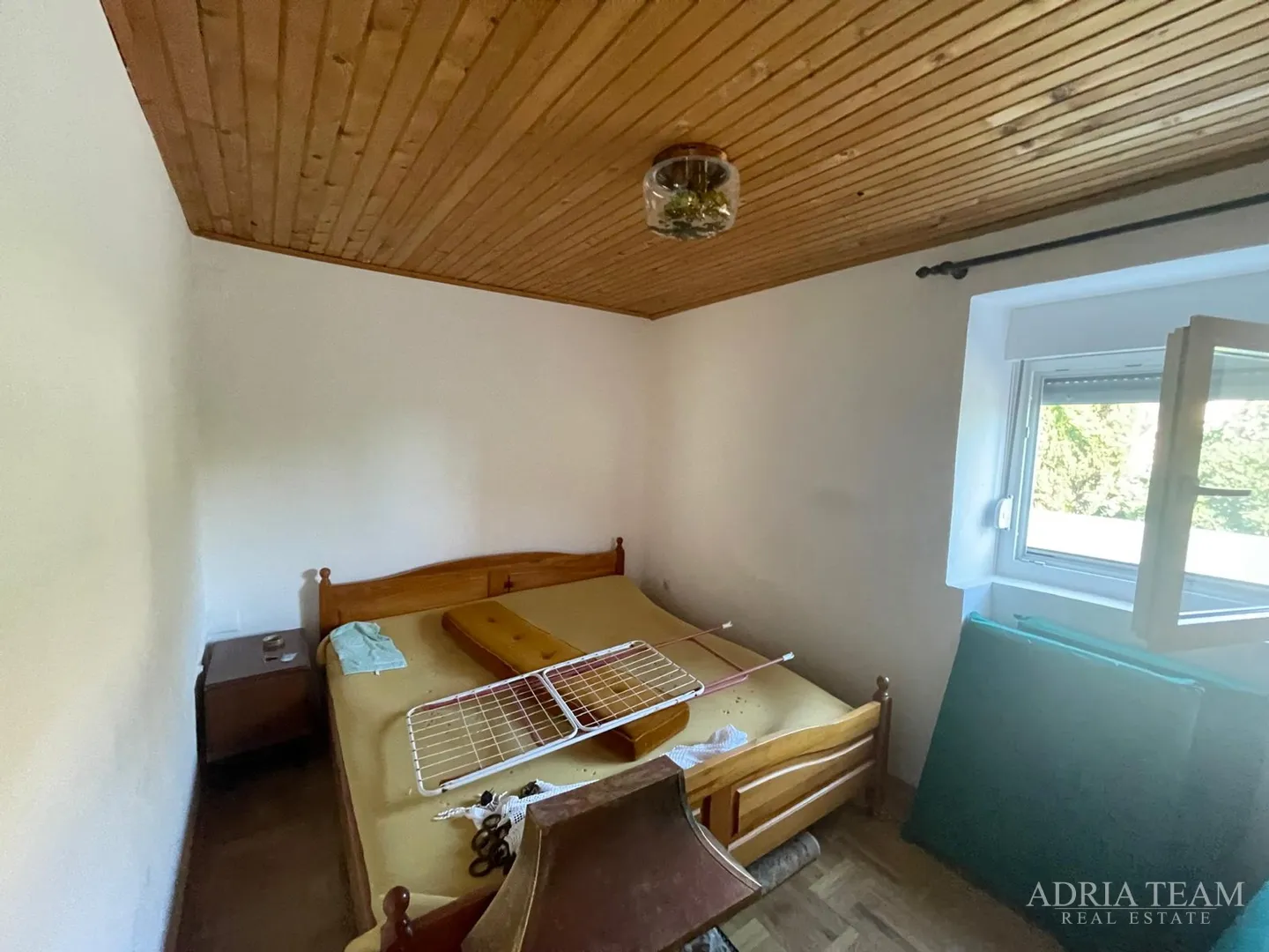 kuća udaljena 650 m od mora, centar - povljana, pag - slika 7