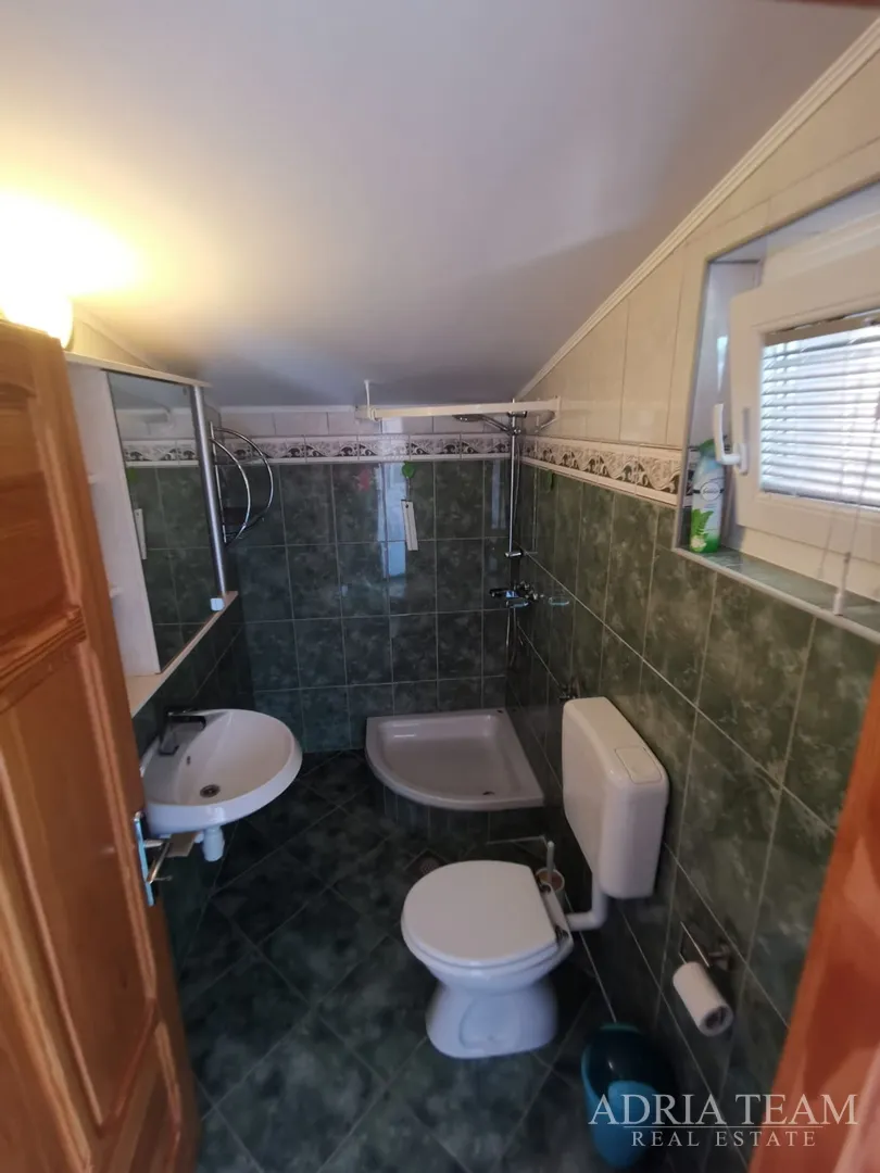 apartmanska kuća s 3 apartmana - vir - slika 11