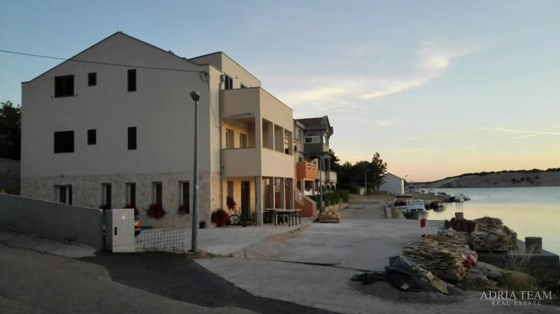 Kuća U Nizu, Prvi Red Do Mora - Šimuni, Pag