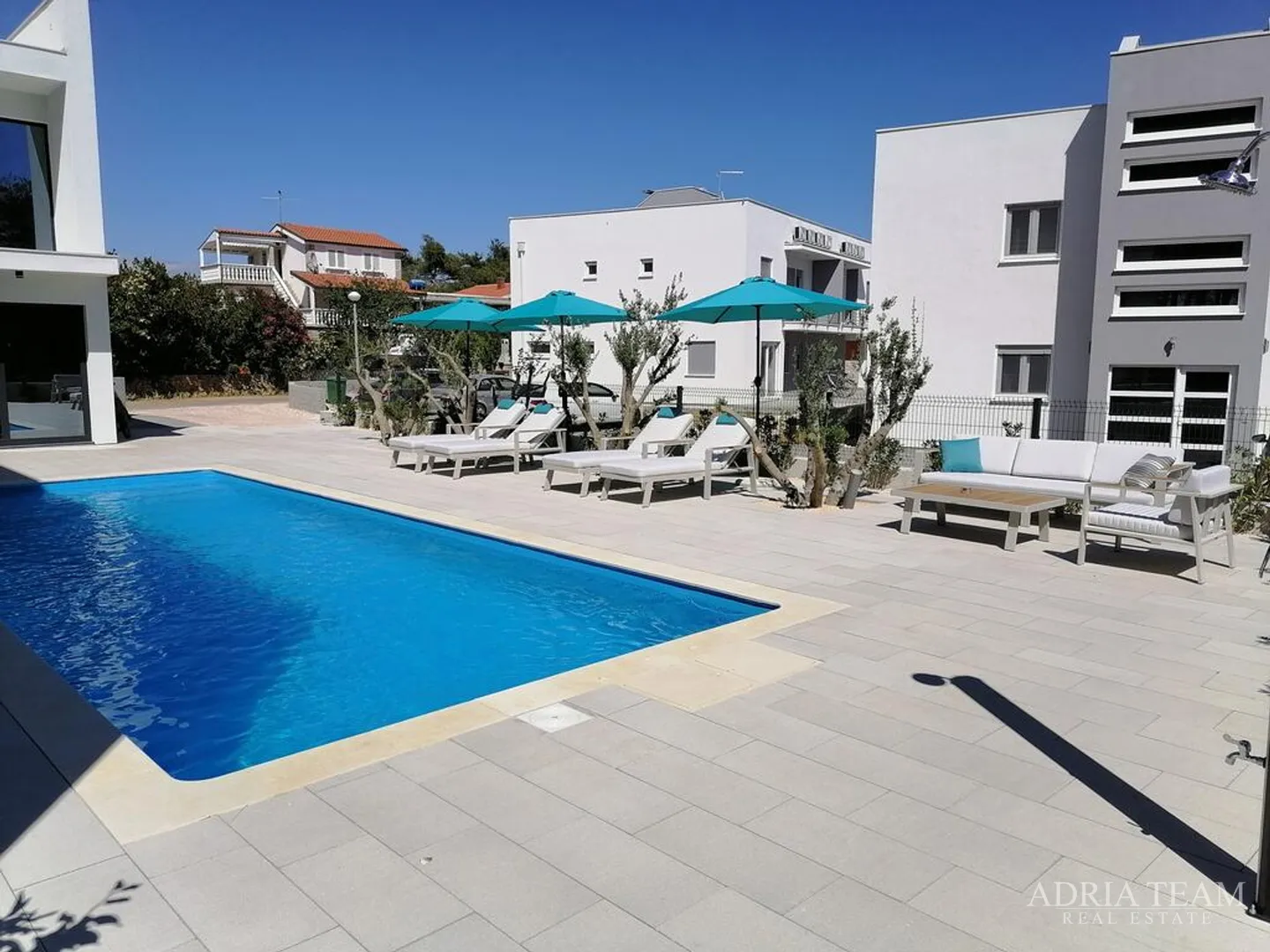 apartmani u urbanoj vili s bazenom, 250 m od mora, vir - zadar - slika 27