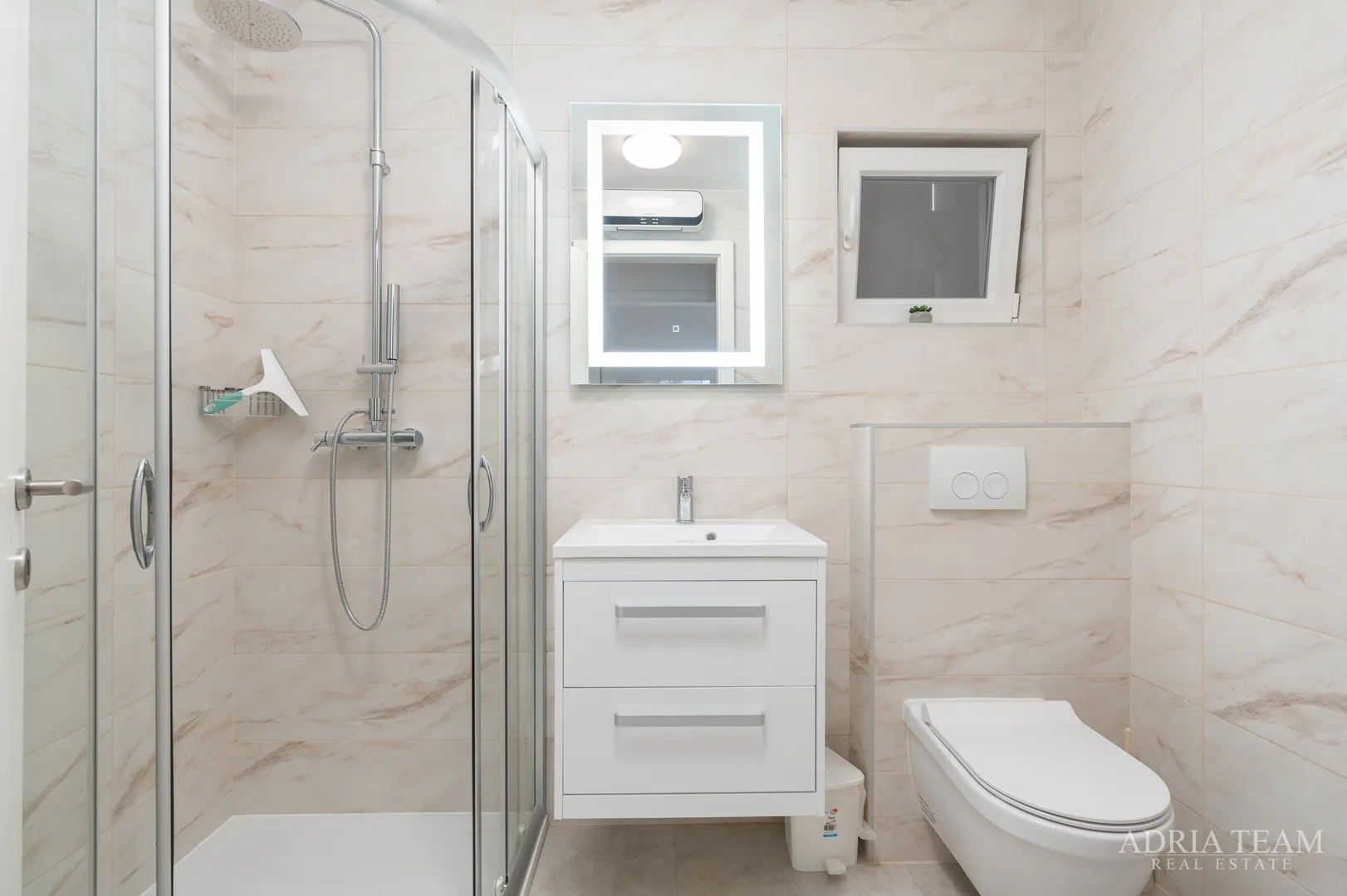 ekskluzivan apartman s krovnom terasom i jacuzzijem - vir - slika 15
