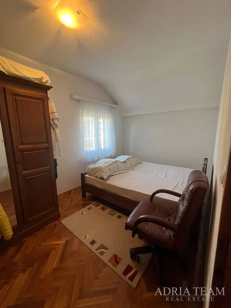 kuća s dvije stambene jedinice, 50 m od mora - vir, južna strana - slika 8