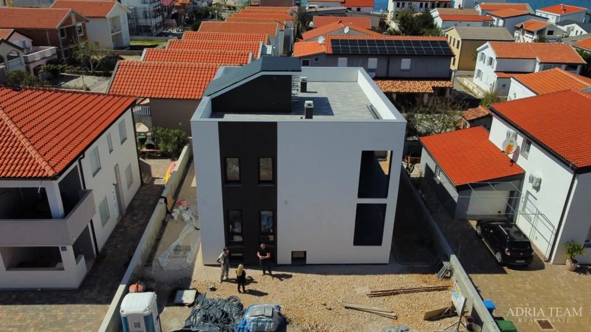 kuća sa 6 stambenih jedinica, 70 m od mora - vir - slika 2