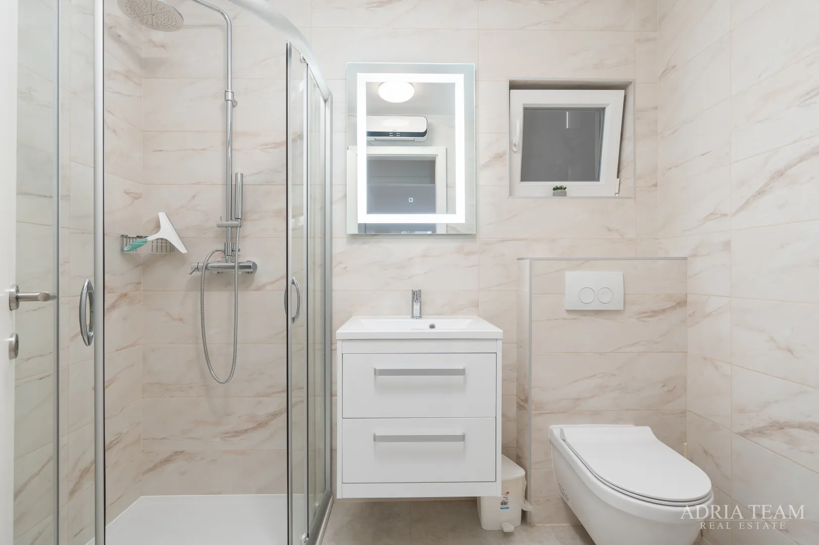 ekskluzivan apartman s krovnom terasom i jacuzzijem - vir - slika 15