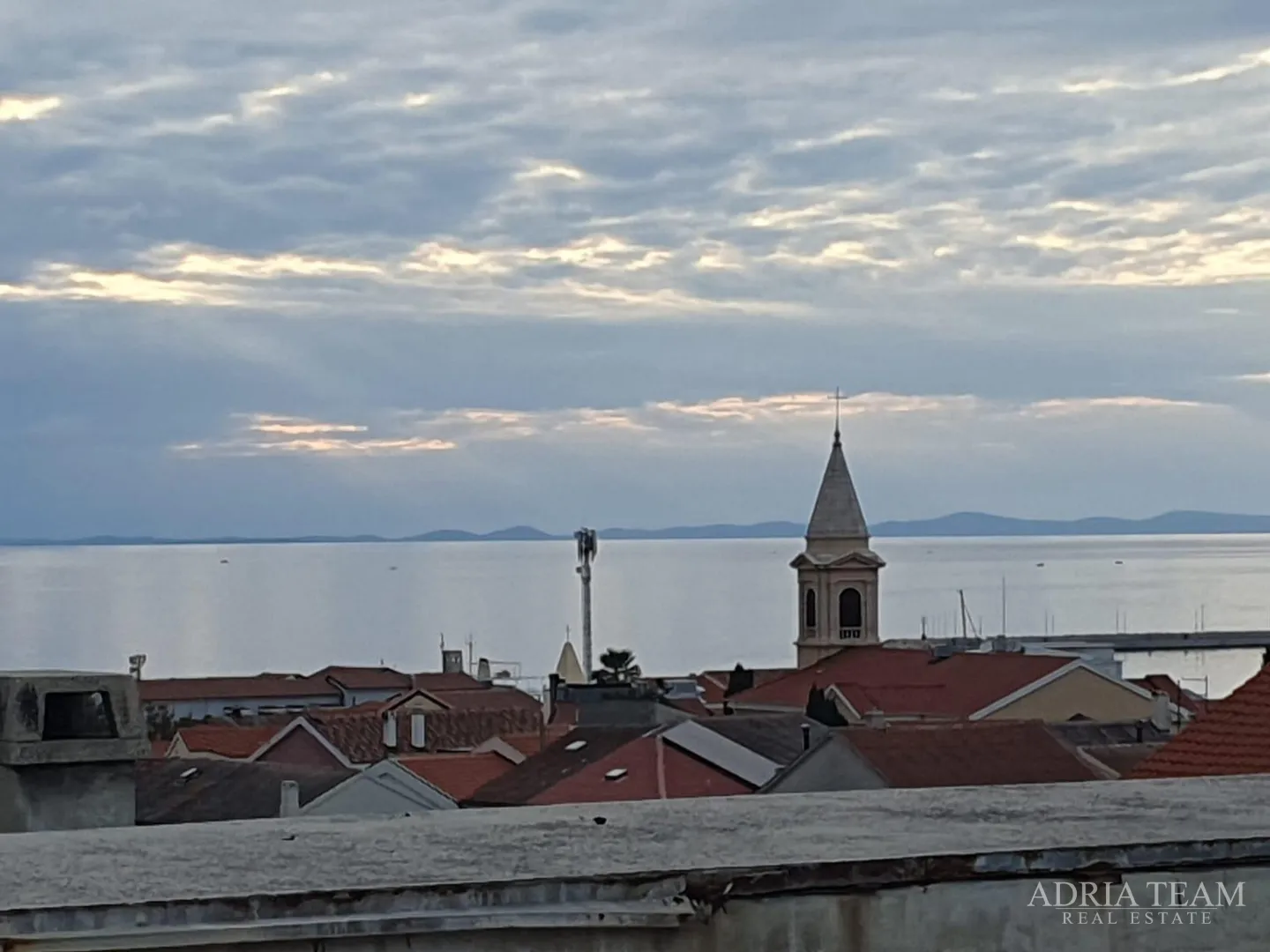 kuća s deset stambenih jedinica blizu centra s pogledom na more - novalja, pag - slika 22