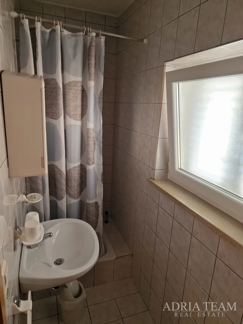 apartmanska kuća - 1. red do mora - slika 18