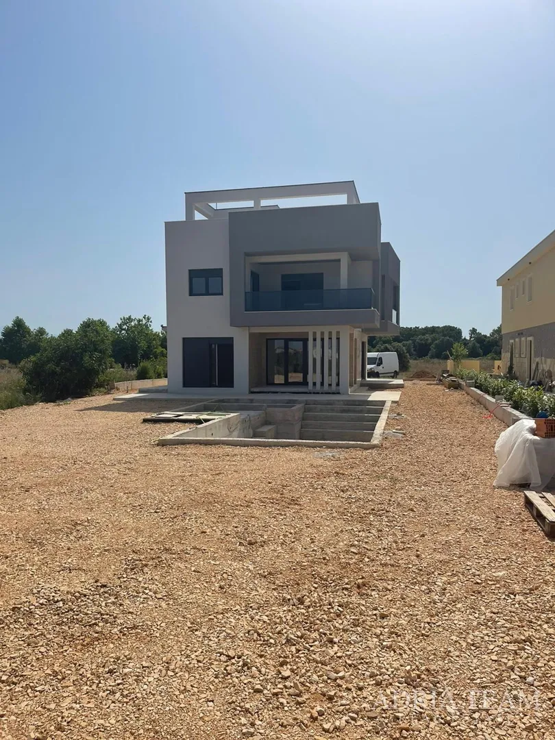 vila s bazenom u novogradnji - zaton - slika 6