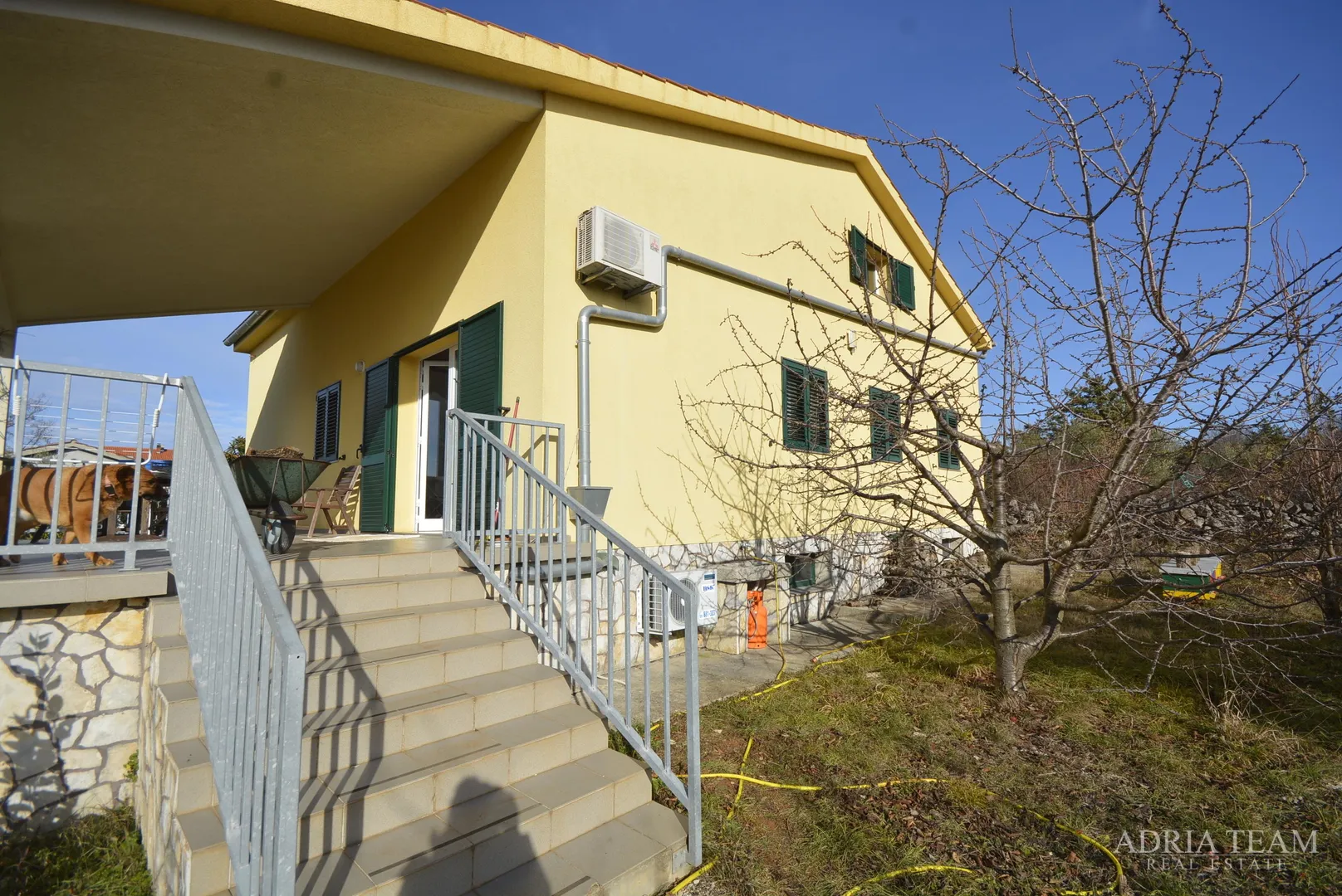 kuća na mirnoj lokaciji - krk, linardići - slika 2
