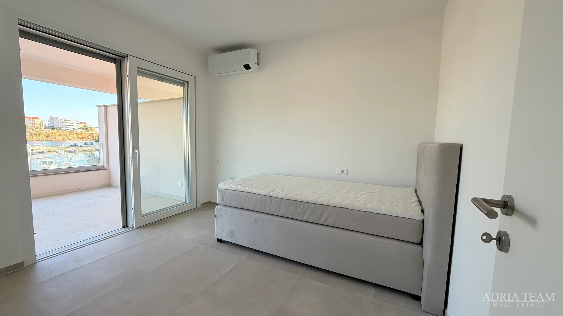 apartman s pogledom na more, prvi red do mora - povljana, pag - slika 5