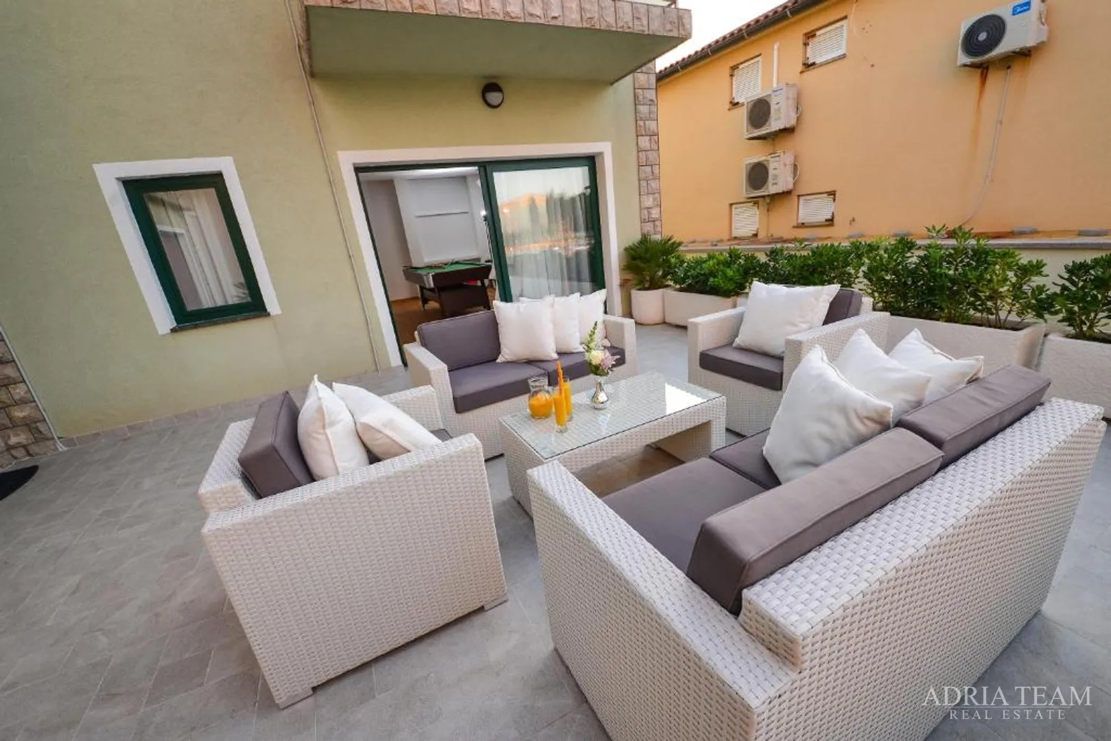 vila, drugi red do mora - vir - slika 27