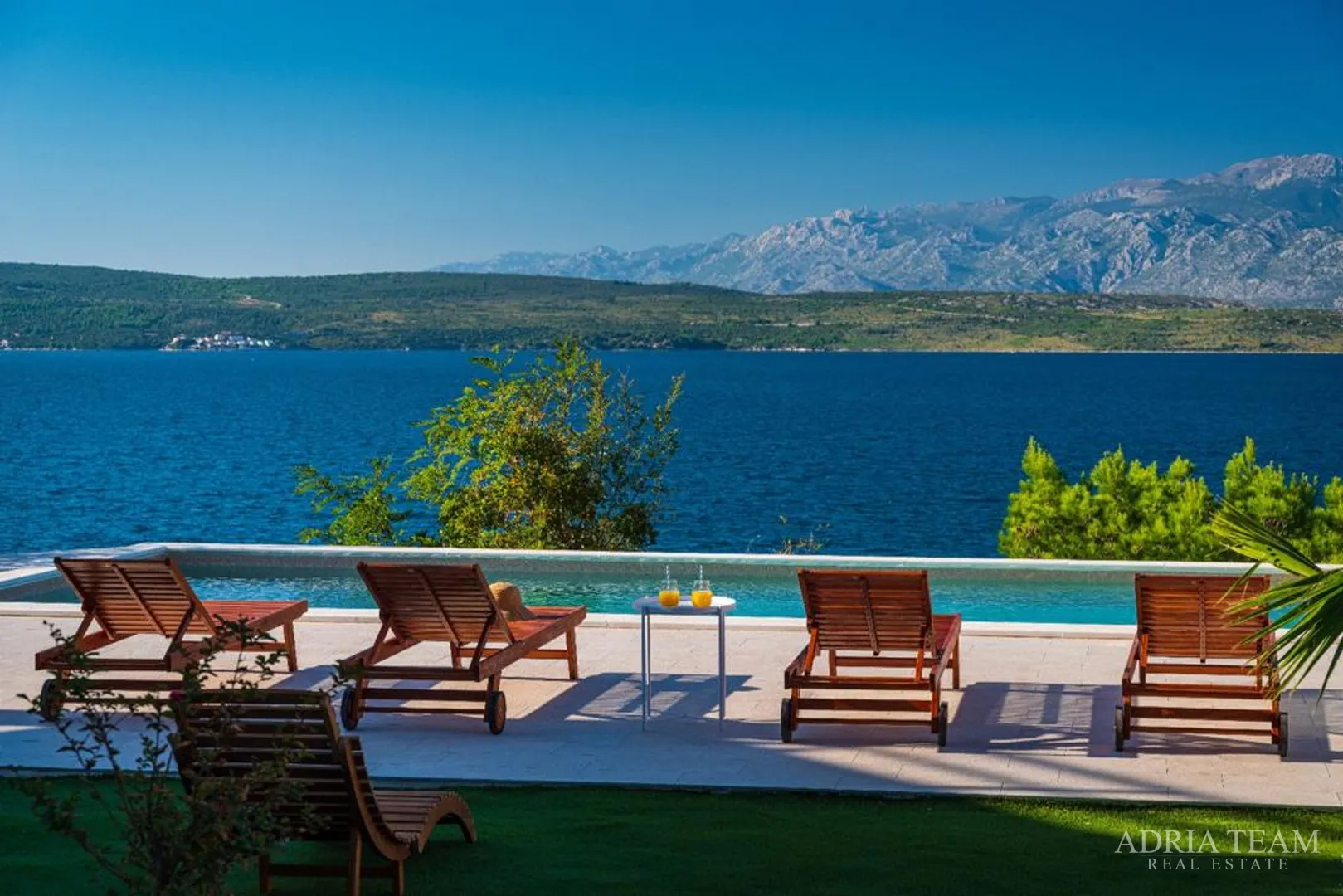 lijepa apartmanska kuća s pogledom na more, novigrad - slika 3