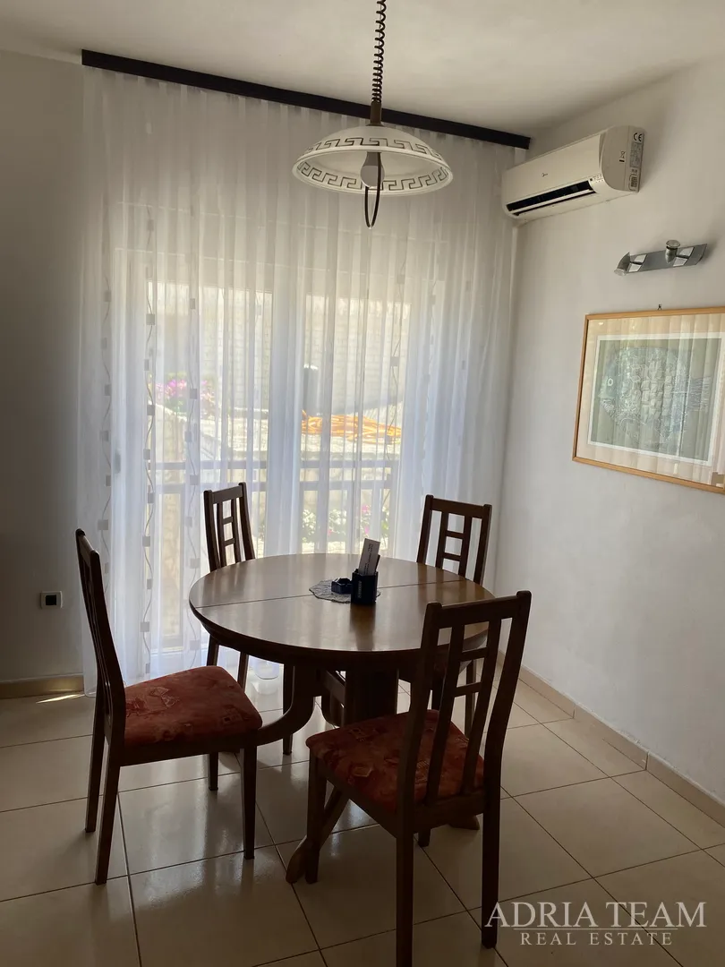 apartmanska kuća s bazenom - slika 18