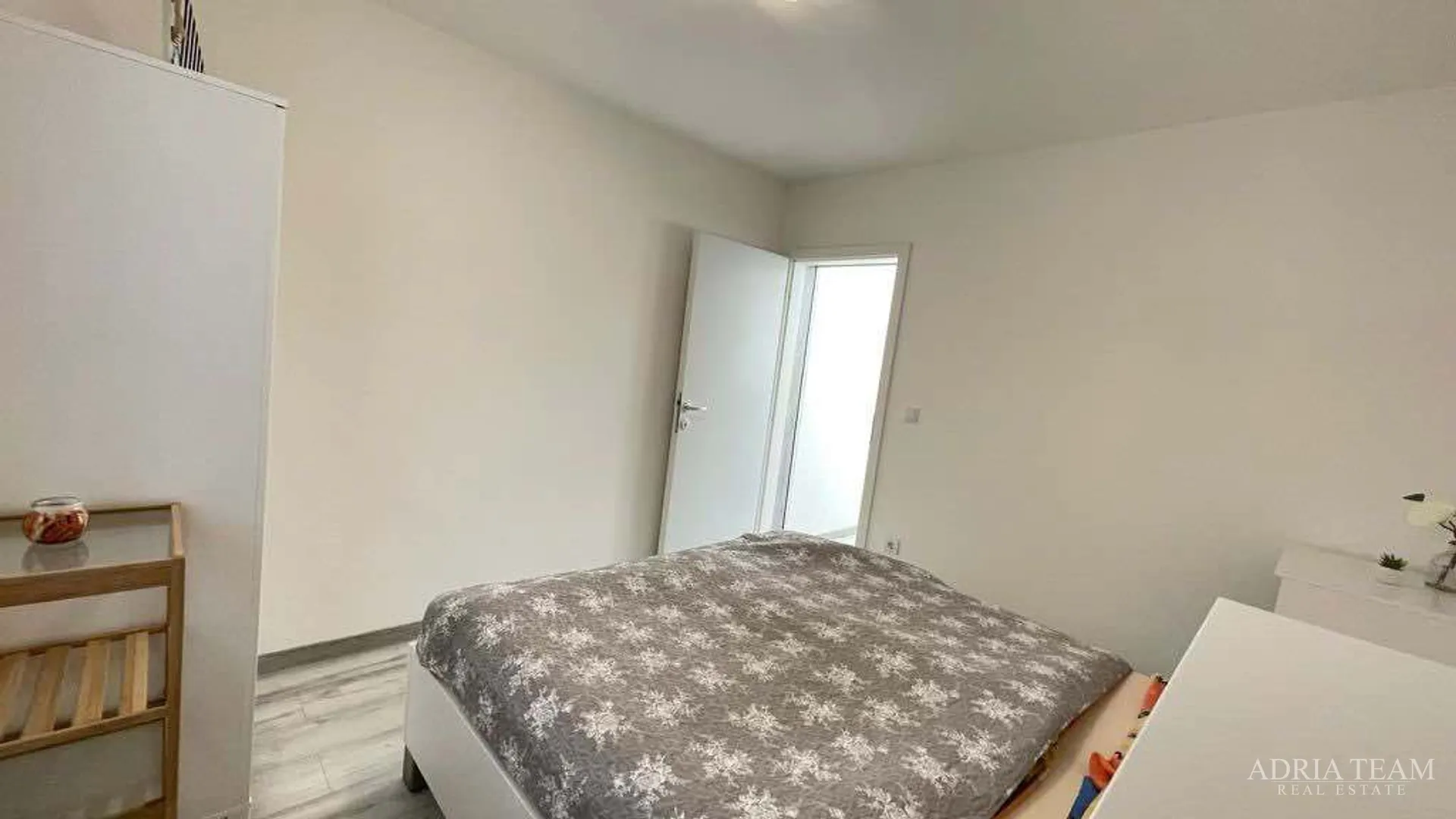 jednosobni apartman potpuno preuređen! 100 m od mora, vir - zadar - slika 10