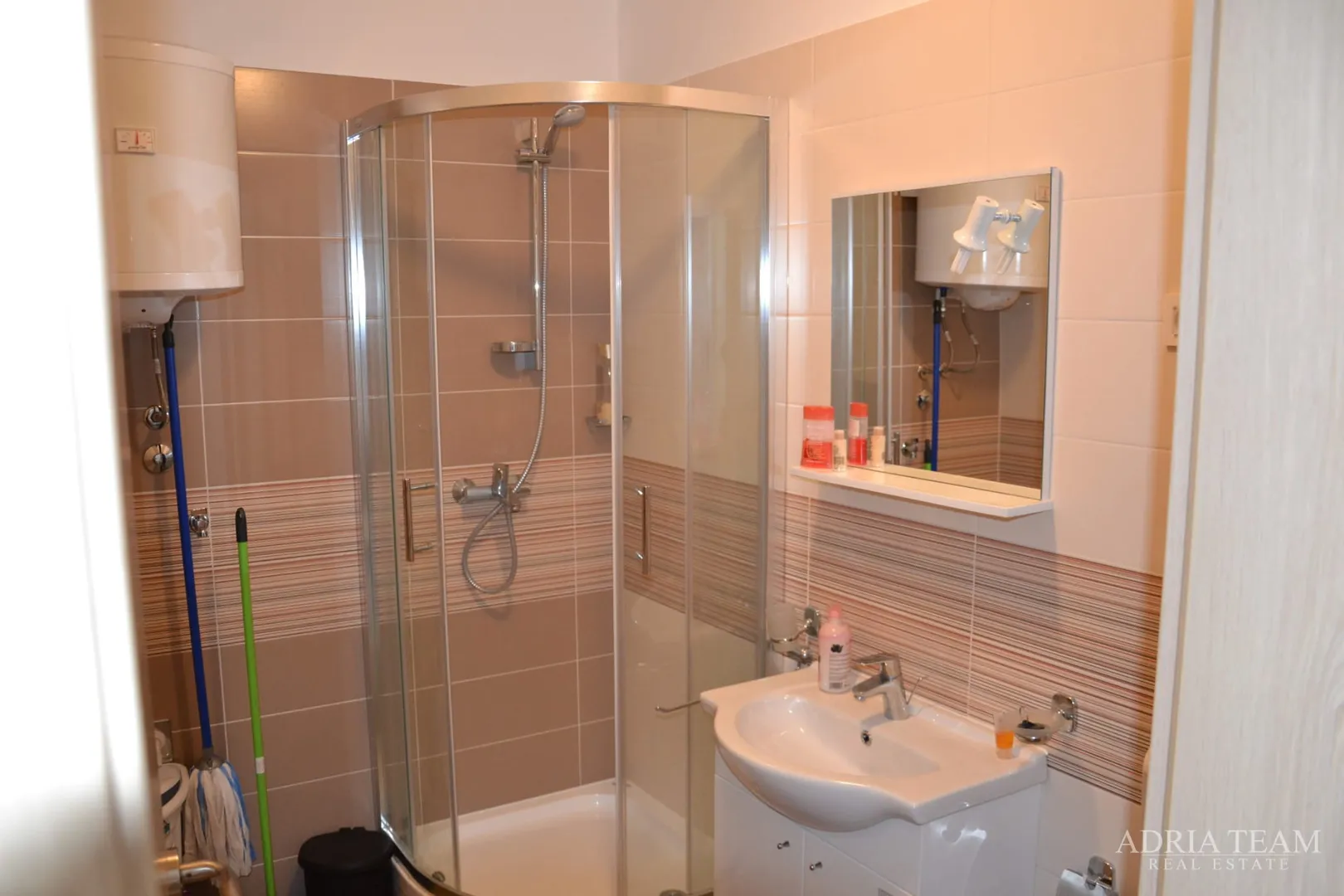 apartman s balkonom na prvom katu - rtina, benići - slika 10