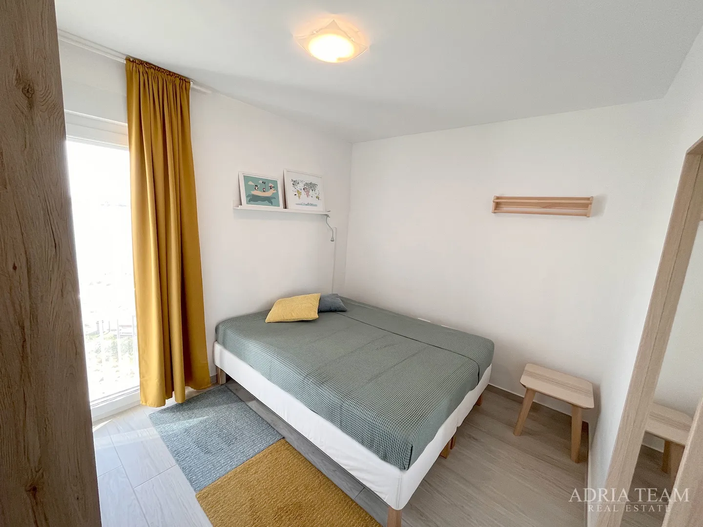 dvoetažni apartman u prvom redu do mora, plaža odmah ispred zgrade - povljana, pag - slika 2