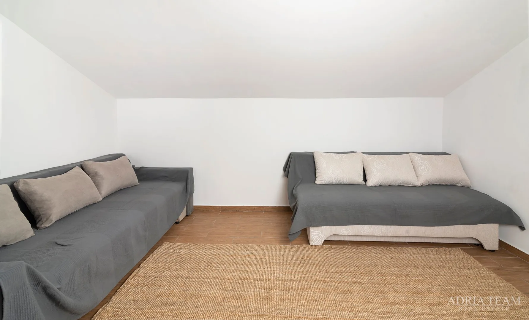apartmanska kuća s bazenom, mirna i tiha pozicija, posedarje - slika 19