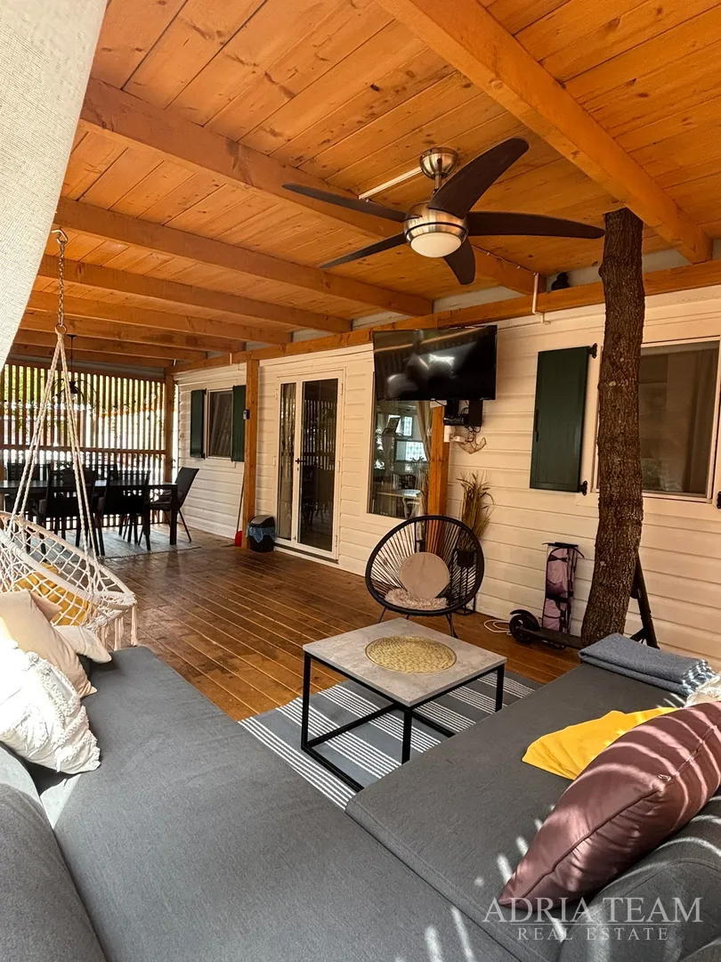 prodaje se potpuno opremljena mobilna kuća – 70 m od mora biograd na moru – camping park soline - slika 13