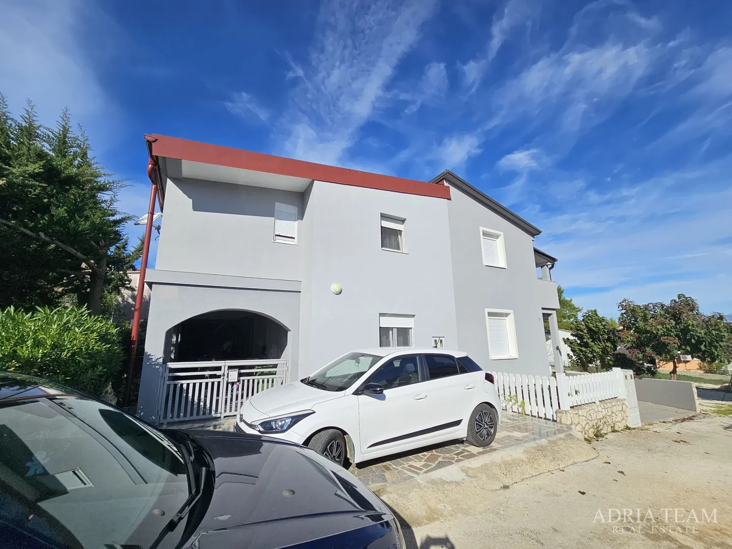 Kuća S Dvije Apartmanske Jedinice - Vir