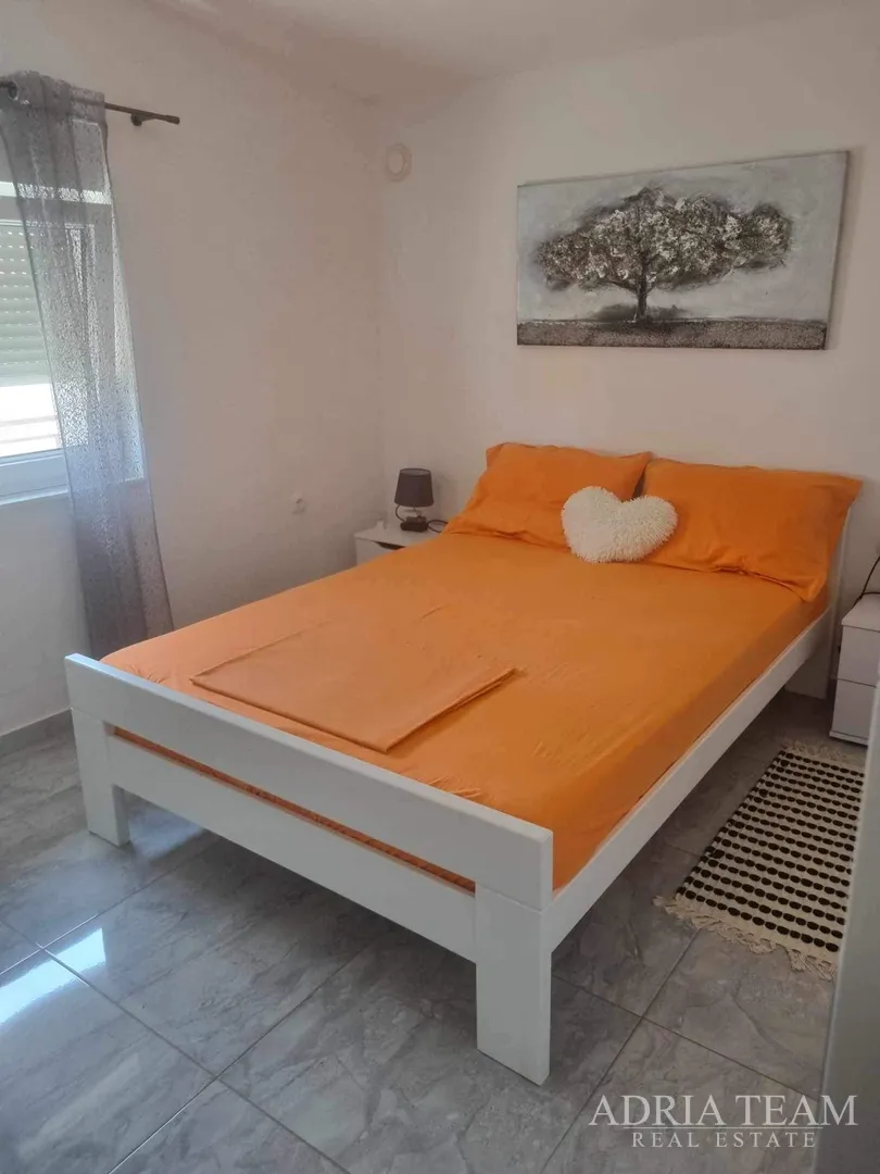 kuća s dvije apartmanske jedinice - vir - slika 11