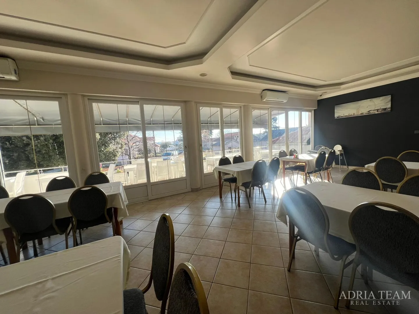 renovirana kuća s poslovnim prostorom (restoran i pekara) - nin - slika 11