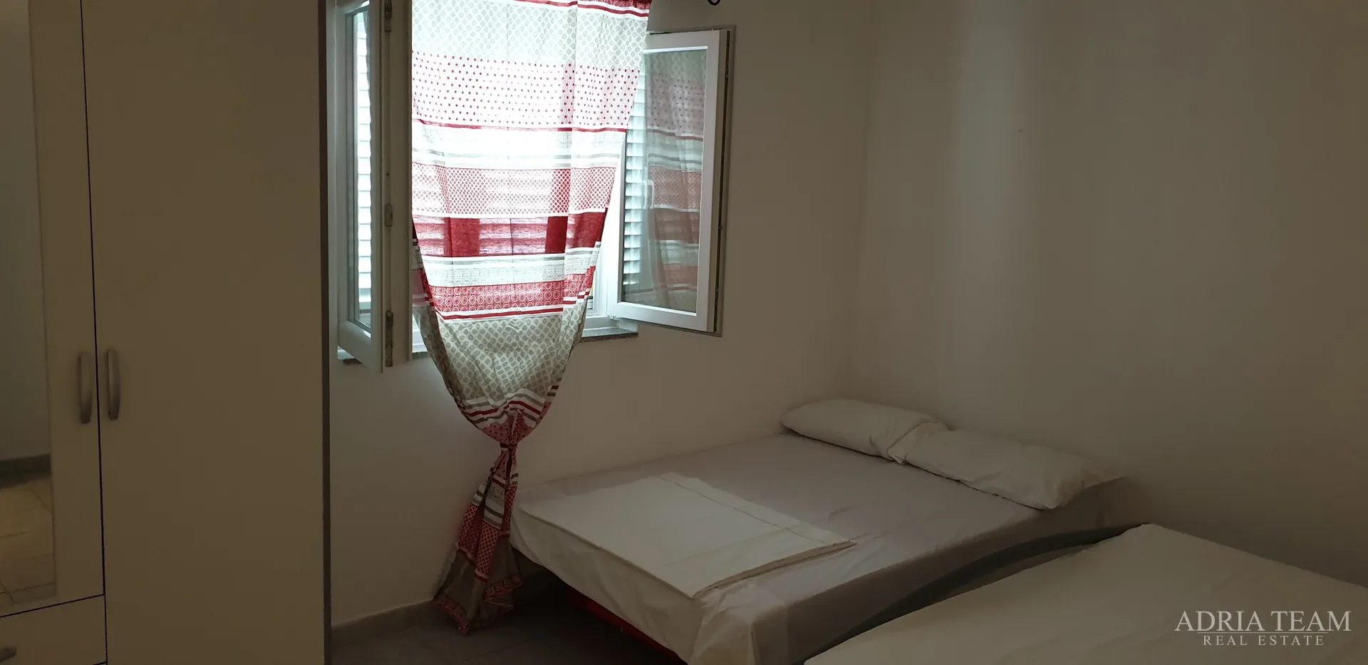 apartmanska kuća u 1.redu do mora - slika 25