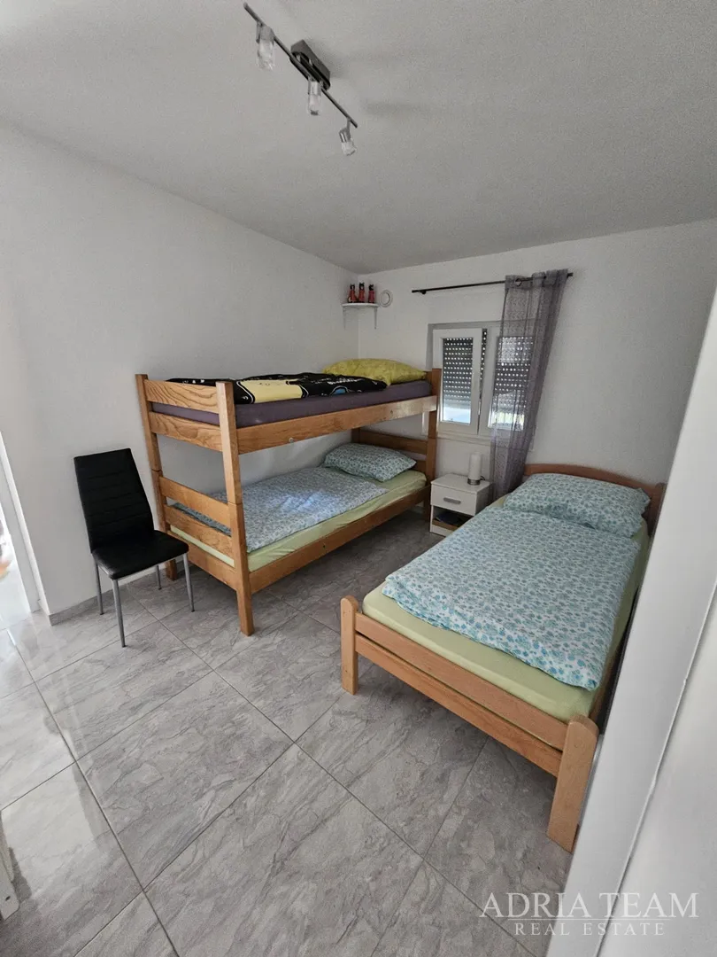 kuća s dvije apartmanske jedinice - vir - slika 8