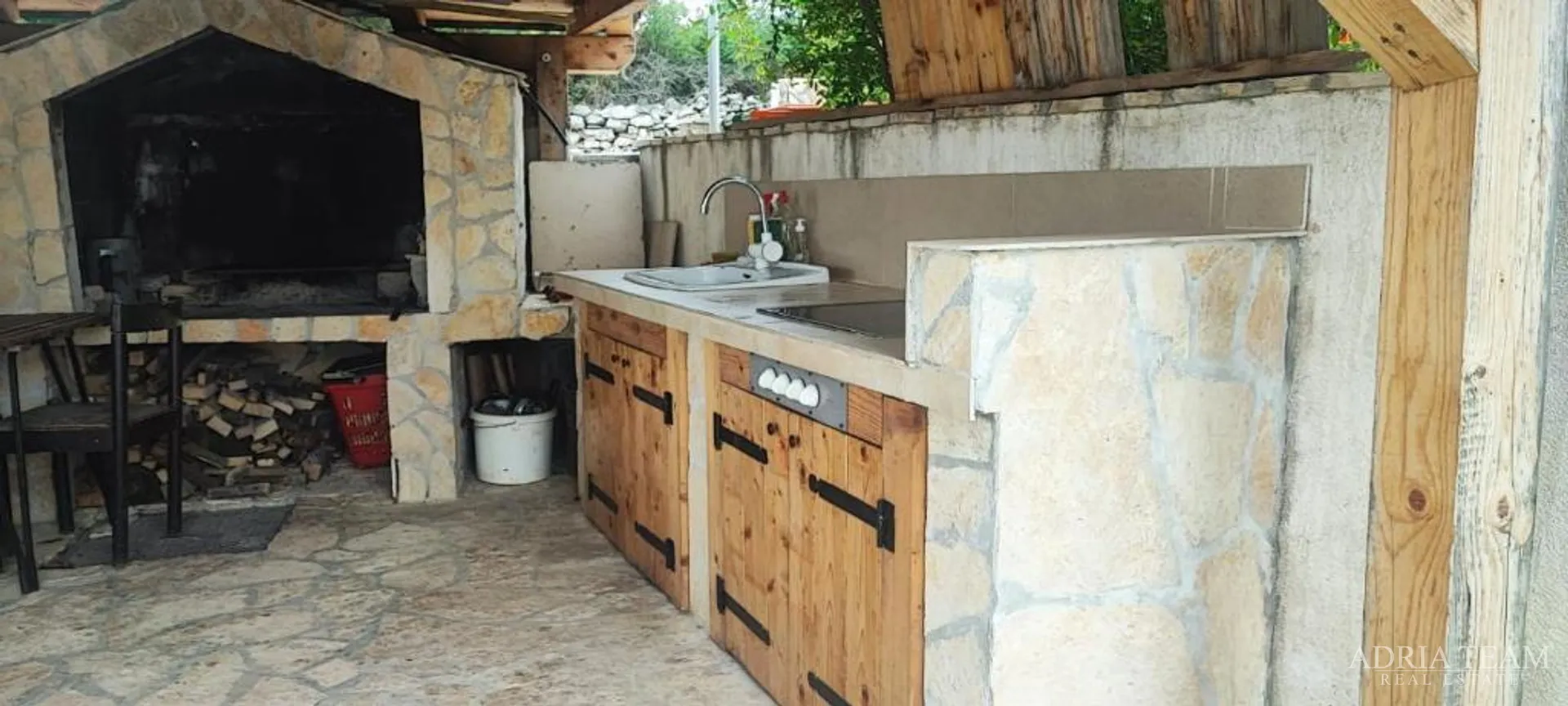 kuća s 3 stambene jedinice i bazenom, pogled na more - maslenica - slika 33