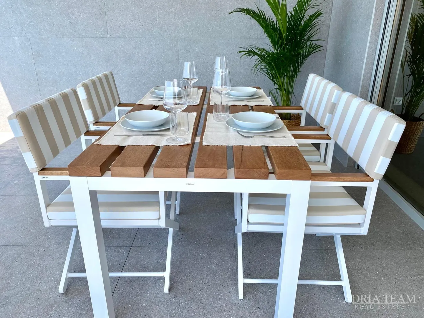 luksuzan dvoetažni apartman, prvi red do mora, novogradnja - povljana, pag - slika 18