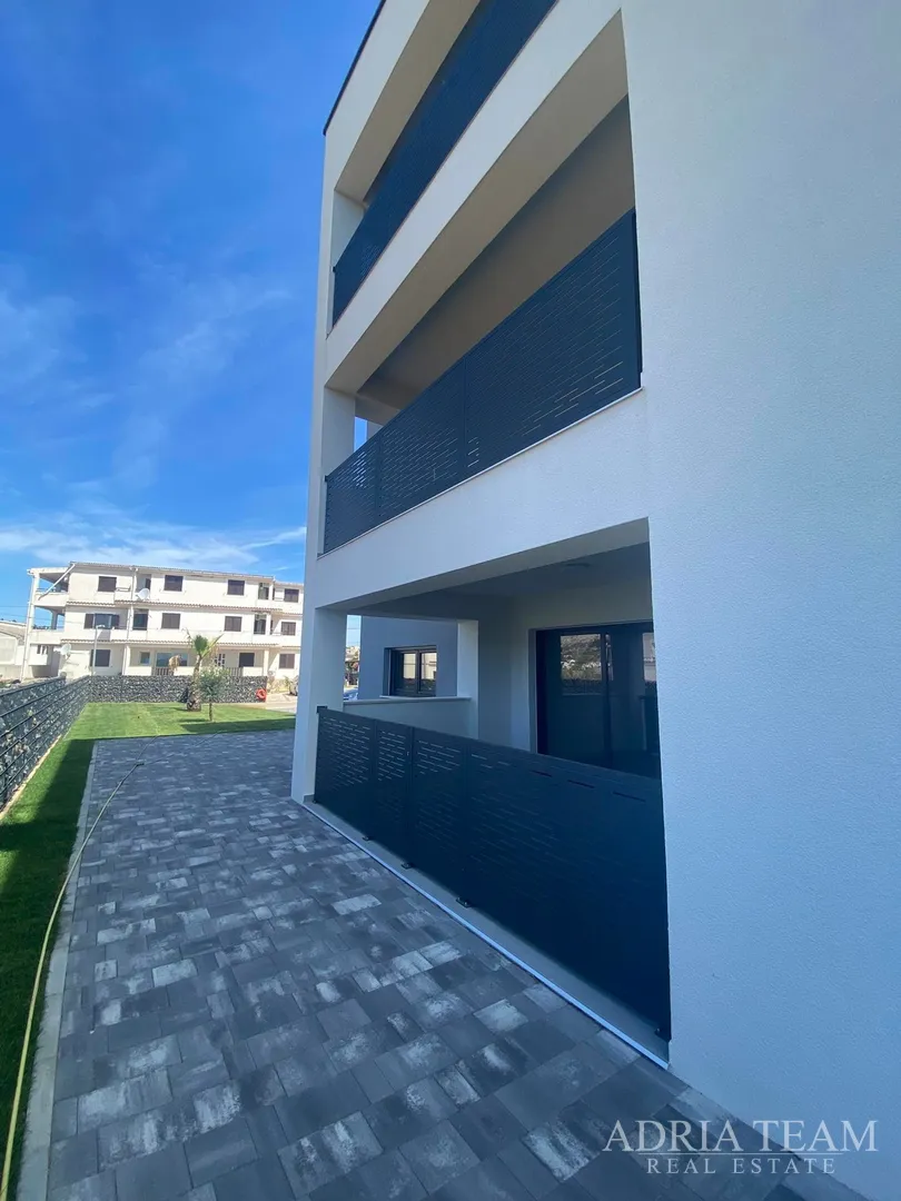 apartmani u novogradnji s pogledom na more, mirna i tiha pozicija!! pag - slika 17