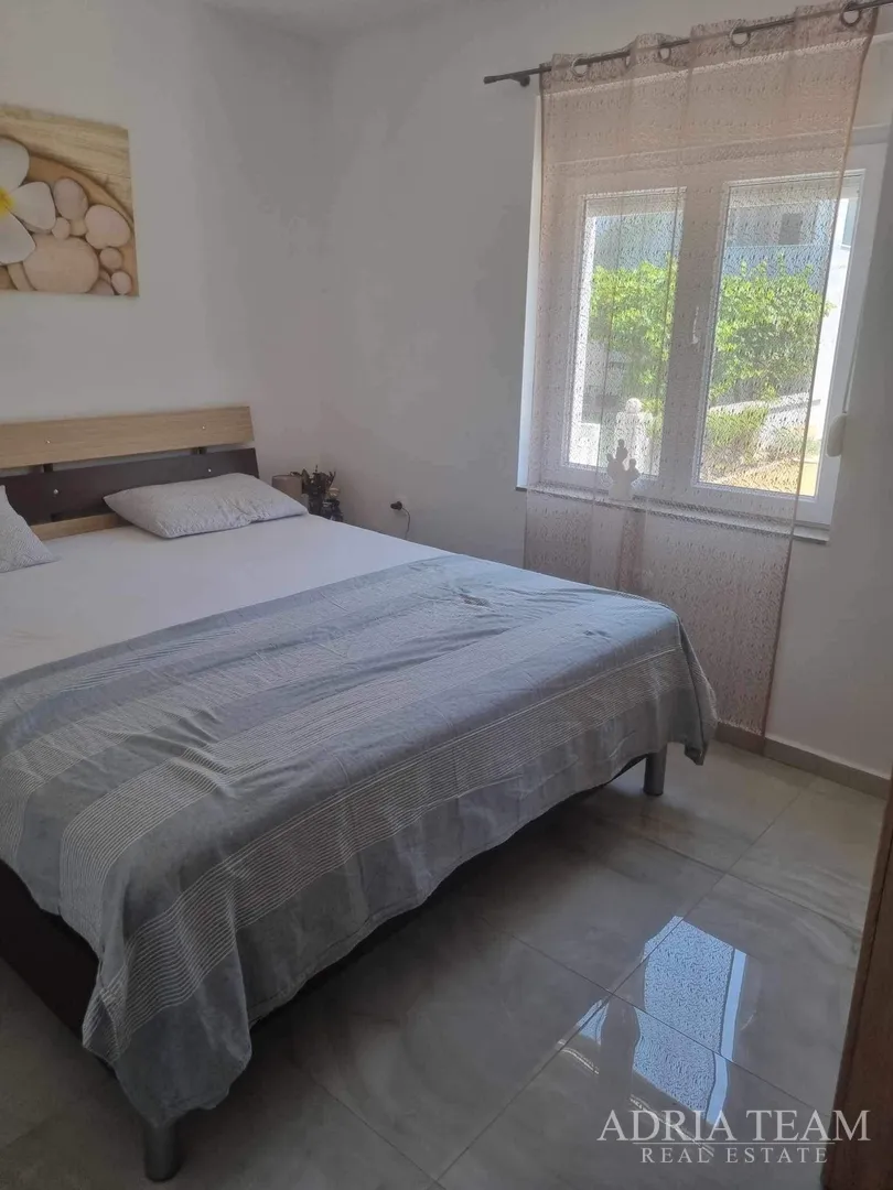 kuća s dvije apartmanske jedinice - vir - slika 10