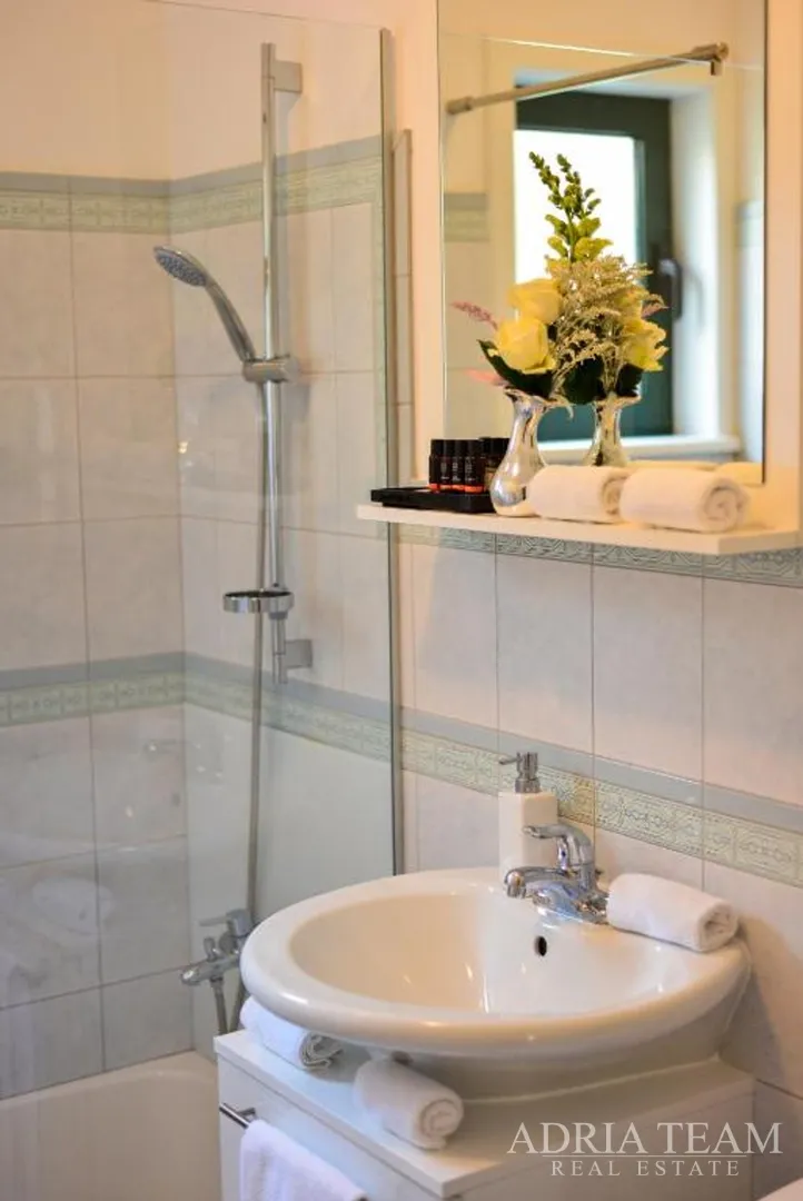 vila, drugi red do mora - vir - slika 26
