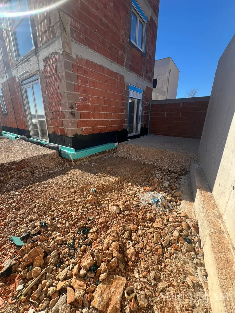 apartmani u novogradnji udaljeni 200 m od mora - seline - slika 13