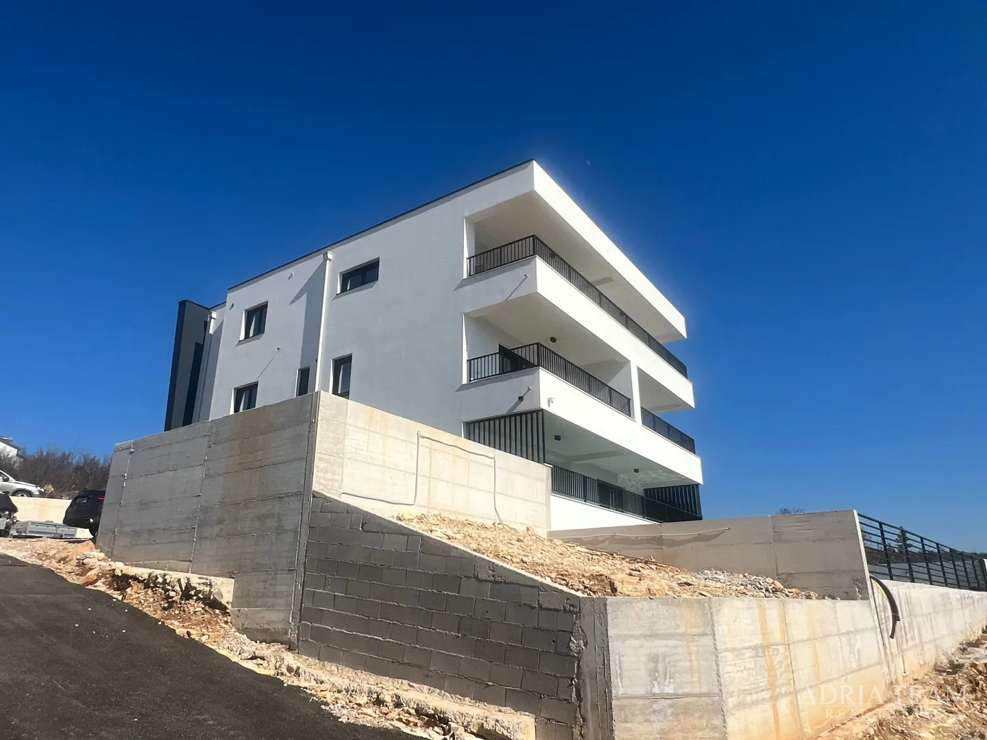apartmani u novogradnji s otvorenim pogledom na more, maslenica - slika 34