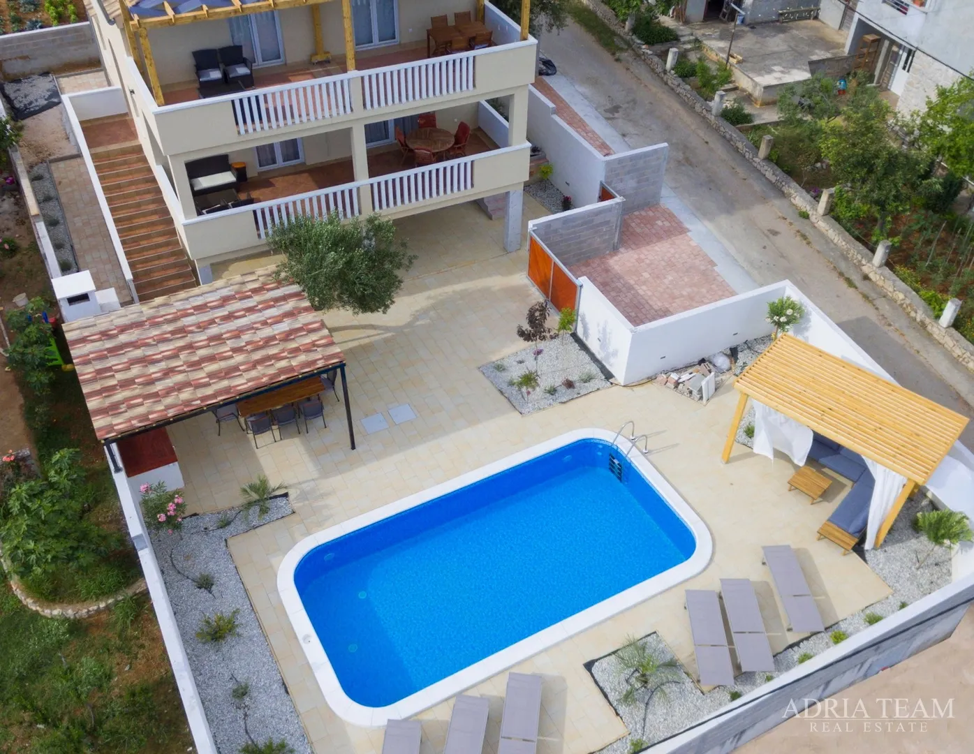 Apartmanska Kuća S Bazenom, Mirna I Tiha Pozicija, Posedarje